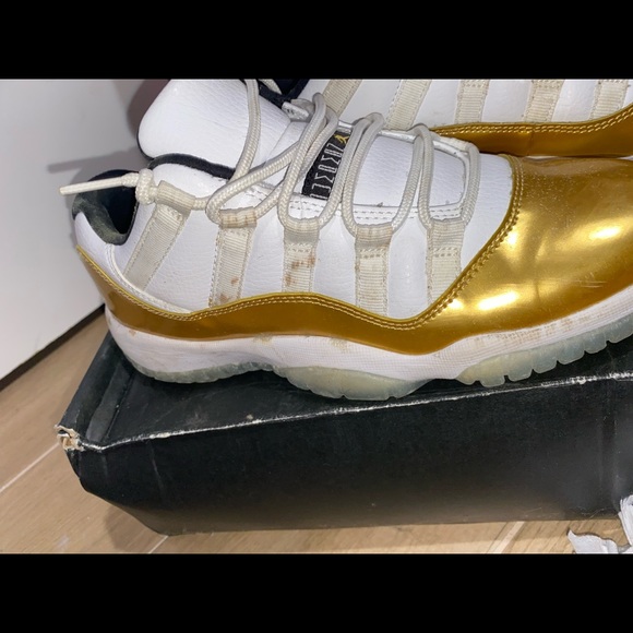 Air Jordan Retro 11 Low “Metallic Gold” - Picture 3 of 4